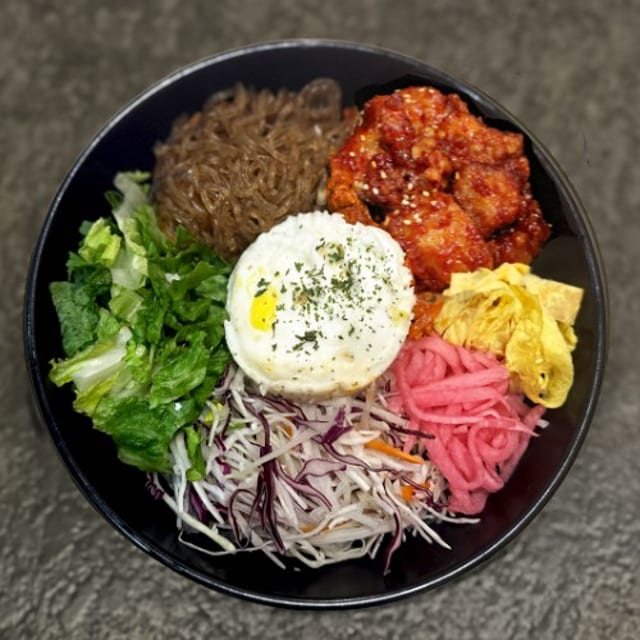 Spicy Gochujang Chicken (Cupbob).